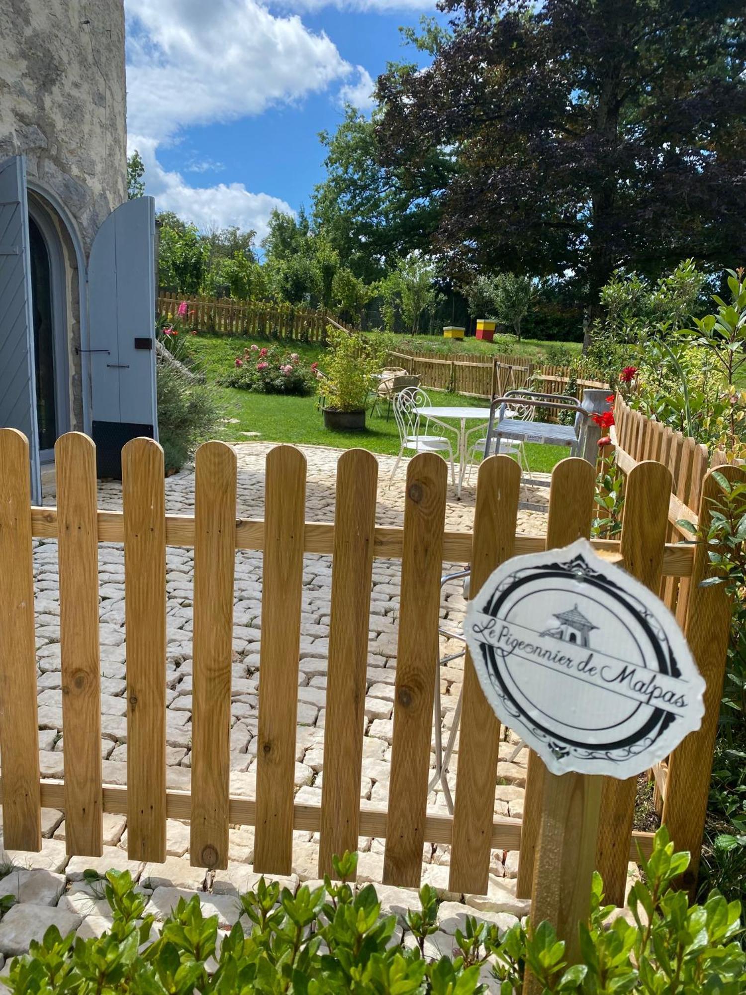 Bed and Breakfast Le Colombier De Malpas Quingey Екстер'єр фото